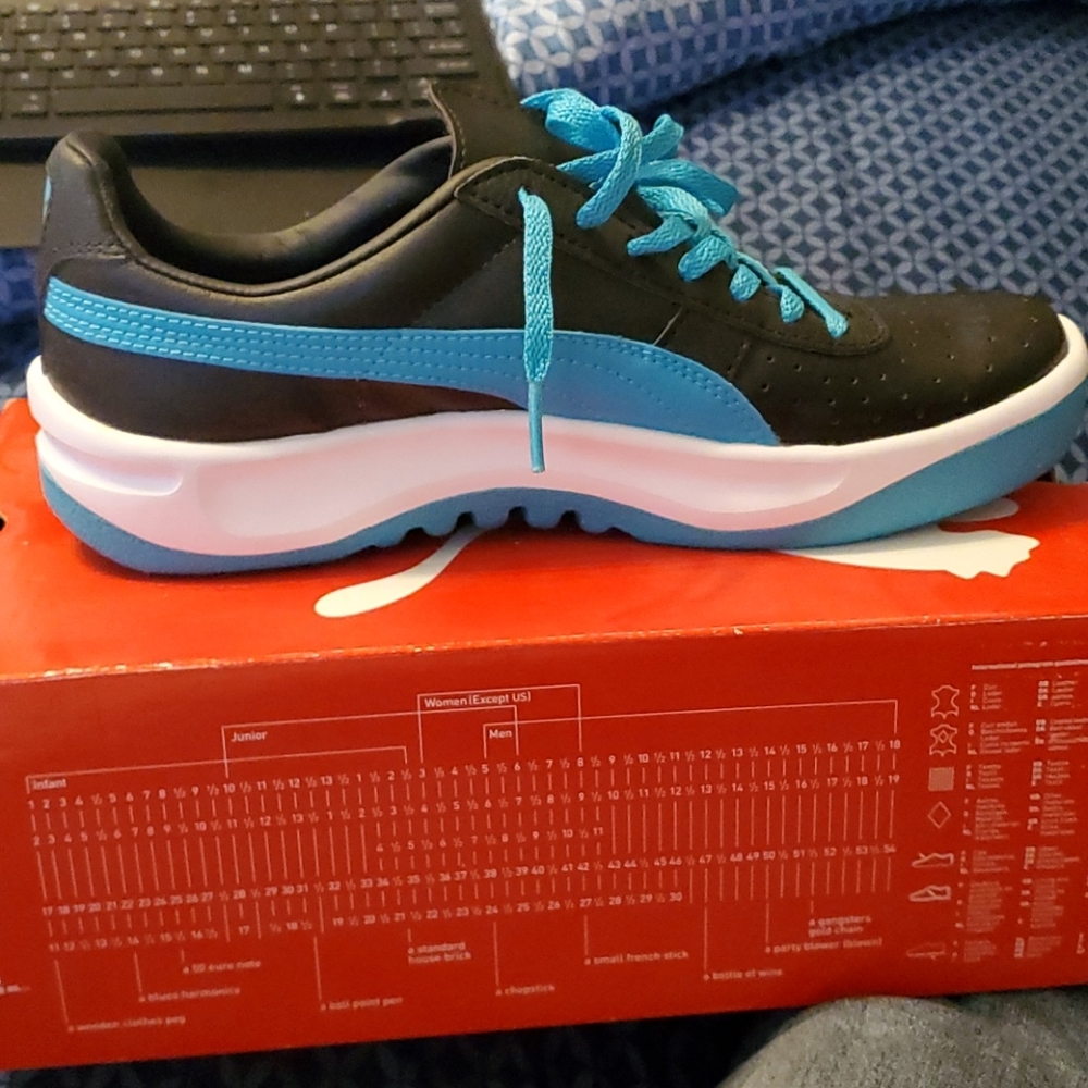 Sneakers - Picture 3 of 3